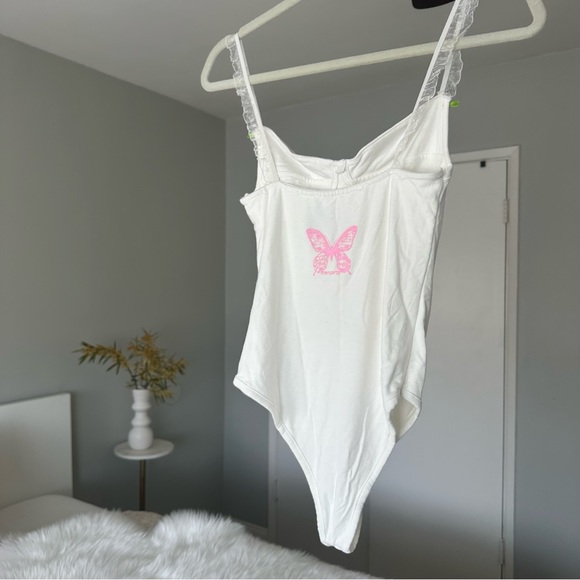 Adorable OMIGHTY one piece - Picture 2 of 5